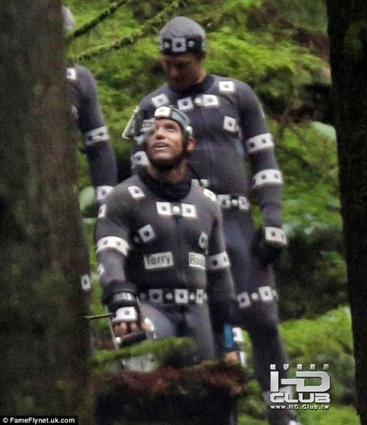 dawn-of-the-planet-of-the-apes-set-photo-motion-capture-2-519x600.jpg