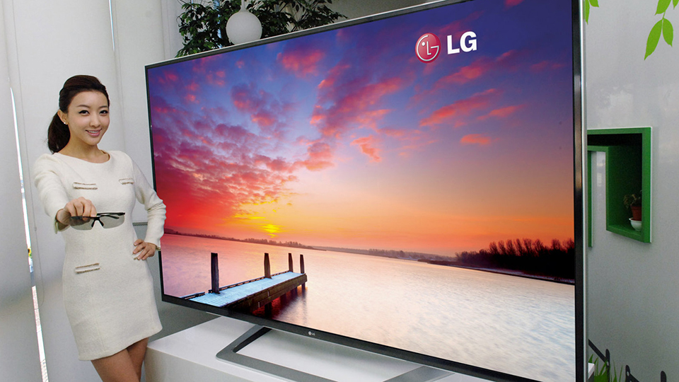 LG 84\' QFHD 3D TV(Crop and Resize).jpg