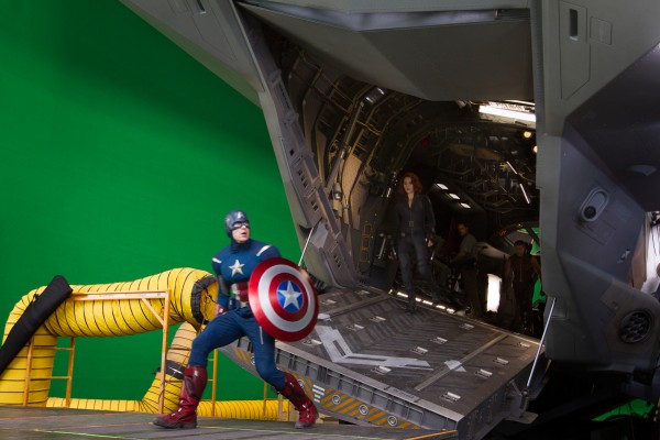 Chris-Evans-Captain-America-The-Avengers-movie-image-1-600x400.jpg