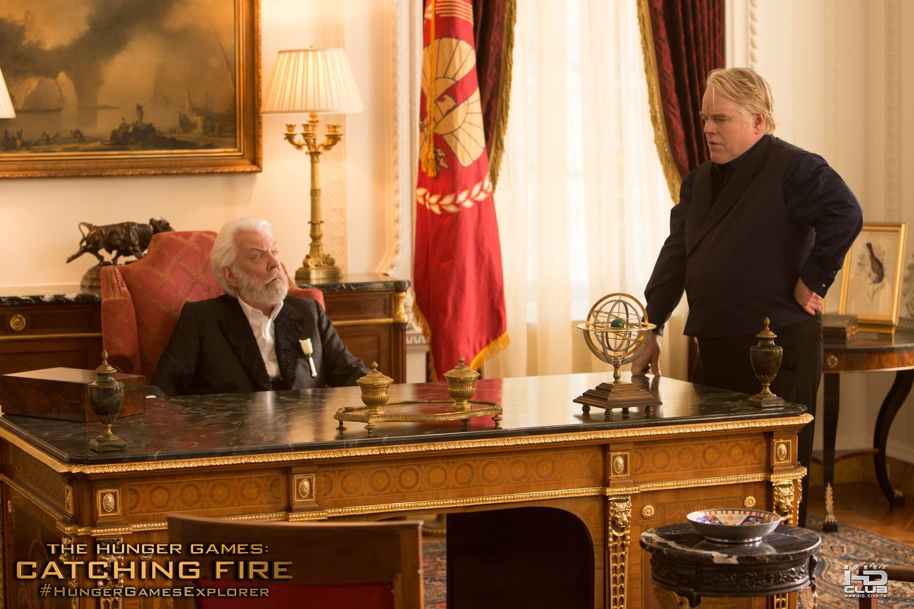 the-hunger-games-catching-fire-philip-seymour-hoffman-donald-sutherland.jpg