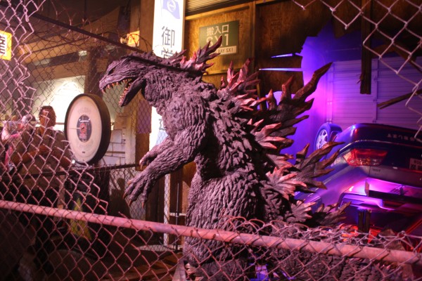 Godzilla-Encounter-Comic-Con-image-7-600x400.jpg