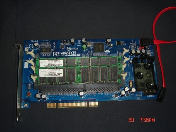 技嘉 GC-RAMDISK i-RAM 模組加2G記憶體