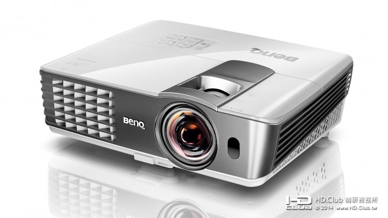 BenQ W1080ST Full HD 側投遊戲三坪機 建議售價NT$41900 .jpg
