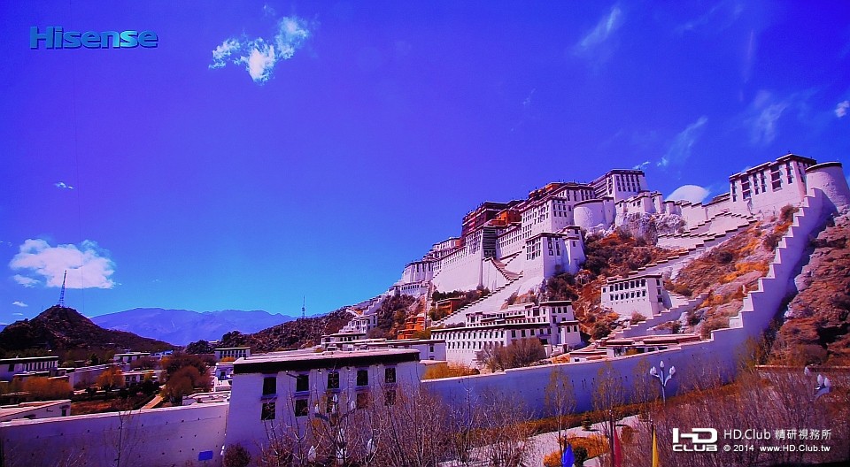 西藏的布達拉宮，是一座規模宏大的宮堡式建築，氣勢頗為雄偉。