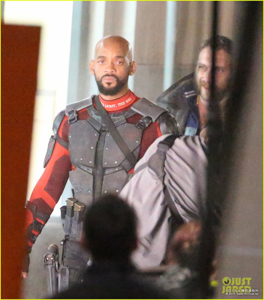 suicide-squad-cast-seen-in-costume-on-set-08.jpg