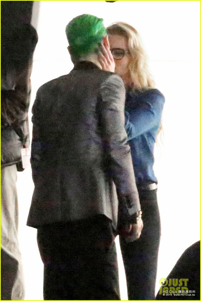 jared-leto-fights-kisses-margot-robbie-in-suicide-squad-02.jpg