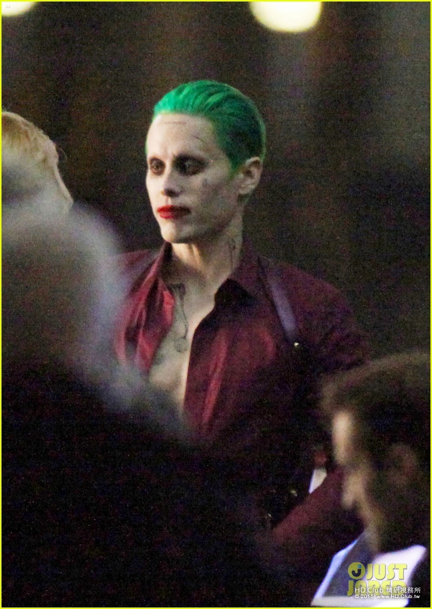 jared-leto-fights-kisses-margot-robbie-in-suicide-squad-04.jpg