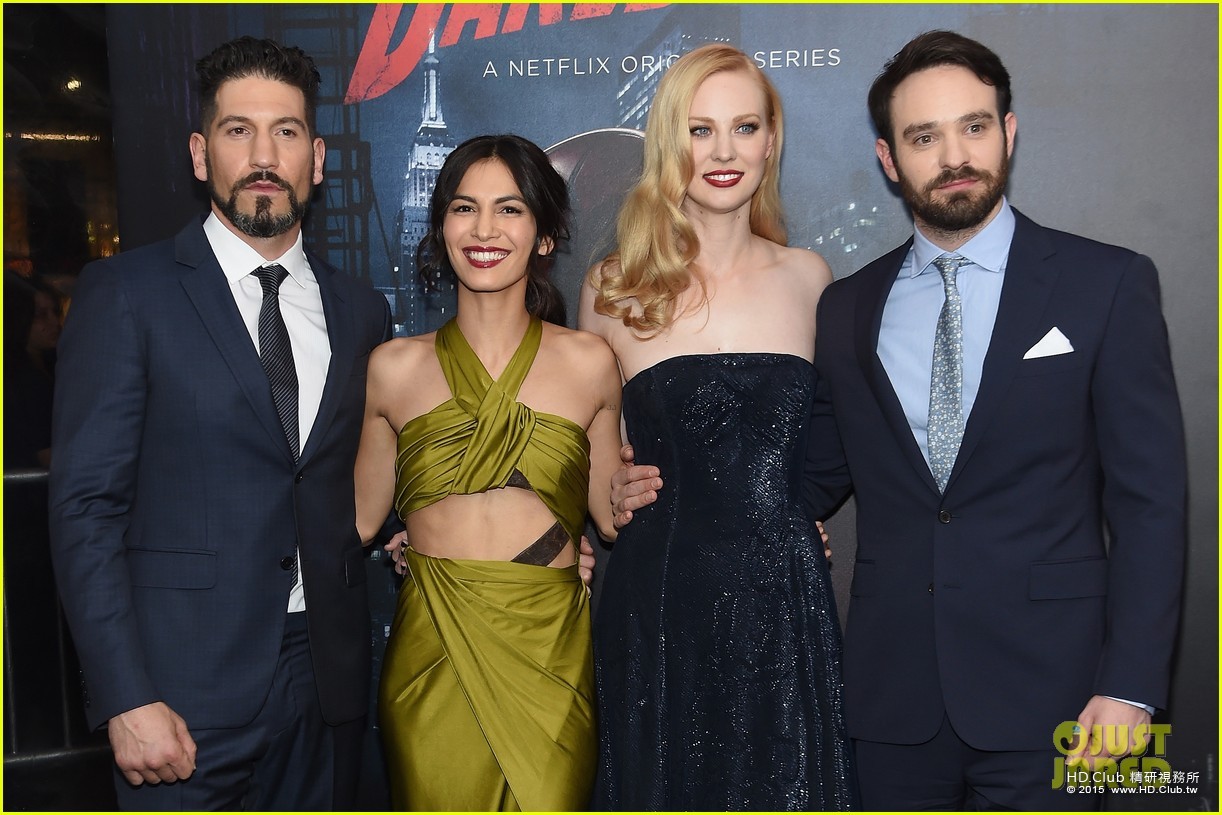 charlie-cox-rosario-dawson-say-daredevil-is-a-role-model-hero-for-disability-05.jpg