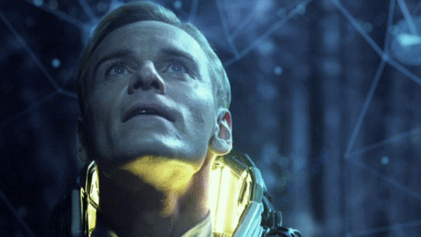 michael-fassbender-play-two-androids-david-walter-alien-covenant-44.png