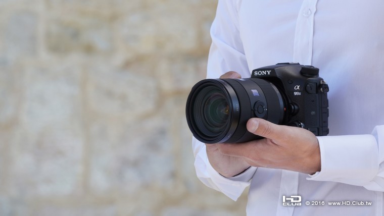 Sony α99 II 為首款具備內建 SteadyShot 五軸影像穩定功能的 A 接環相機機種；提供高.jpg