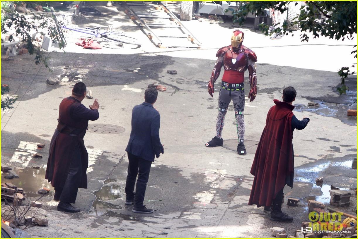 iron-man-wears-his-armor-in-new-avengers-infinity-war-set-photos-03.jpg