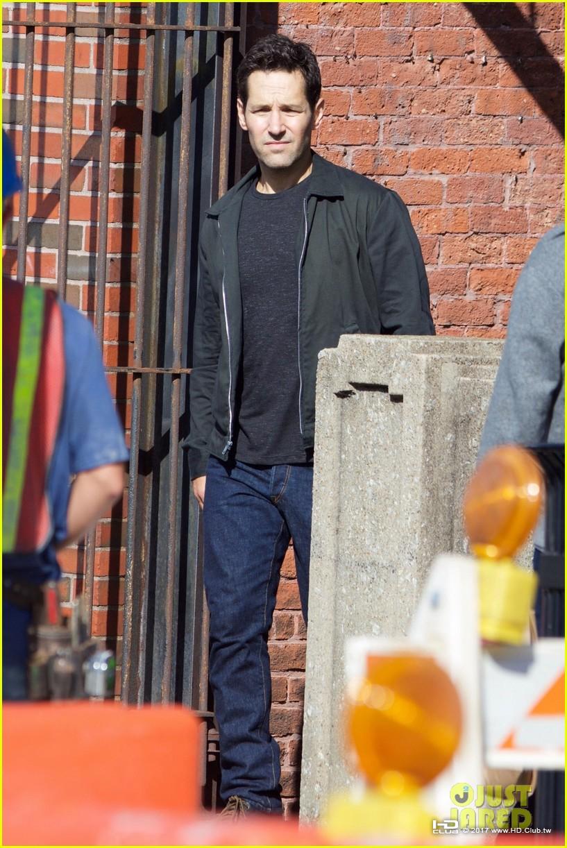 paul-rudd-spotted-on-ant-man-and-the-wasp-set-with-evangeline-lilly-12.jpg