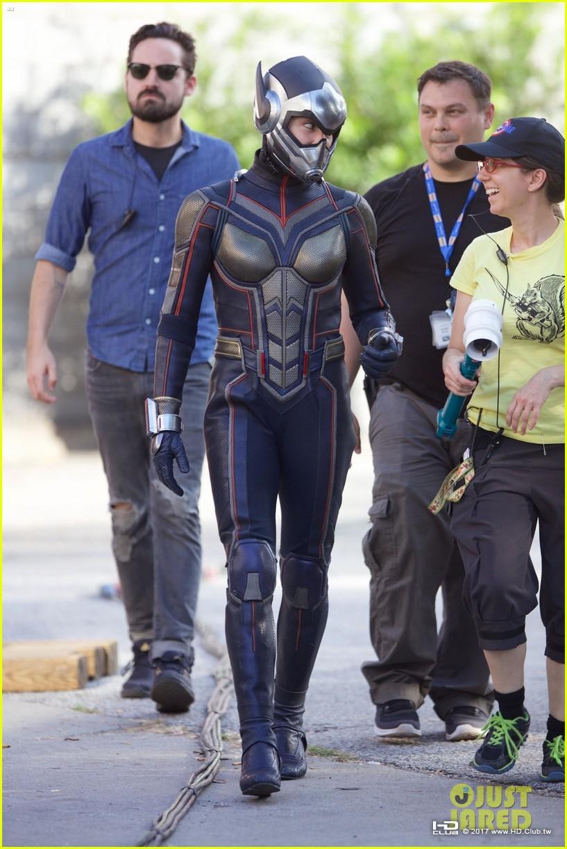 evangeline-lilly-suits-as-the-wasp-on-set-of-ant-man-sequel-01.jpg