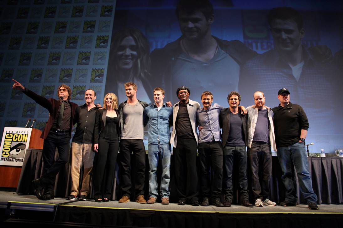 the_avengers_comic_con_cast.jpg