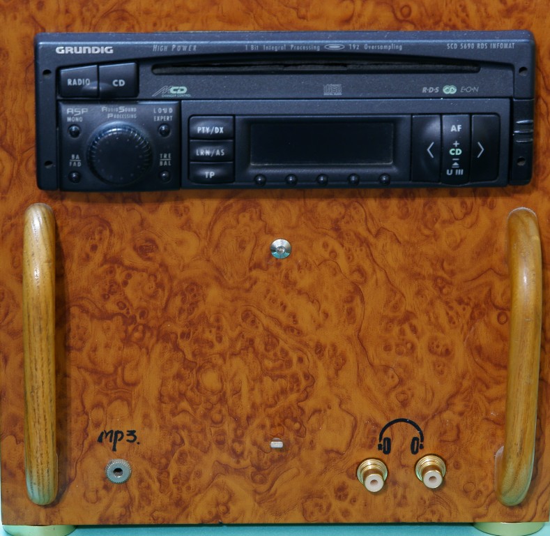 歌蘭帝GRUNDIG 5690 單片主機.jpg