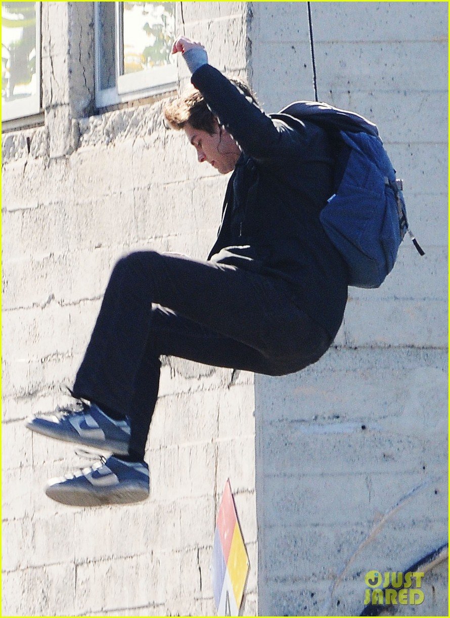 andrew-garfield-flying-spider-man-09.jpg