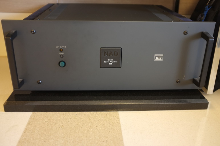 NAD 208 THX Stereo Power Amplifier