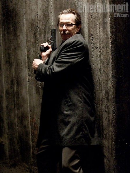 dark-knight-rises-batman-movie-image-gary-oldman-01-450x600.jpg