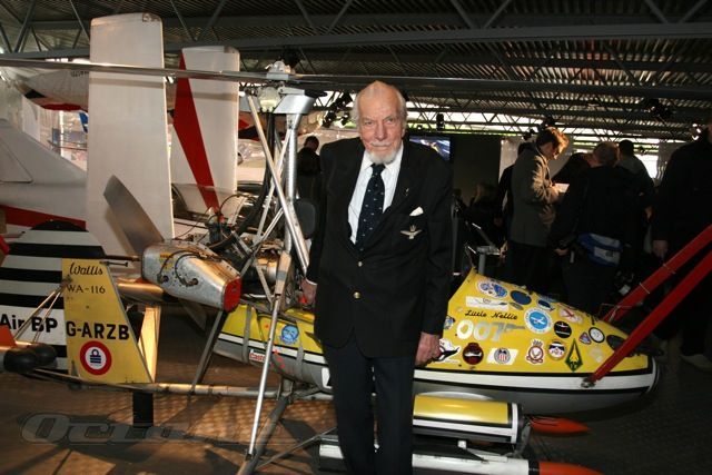 Ken Wallis.jpg