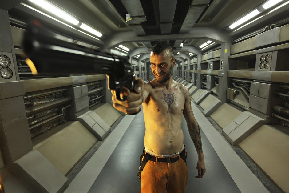 Lockout-2012-Movie-Image-e1324783715519.jpg