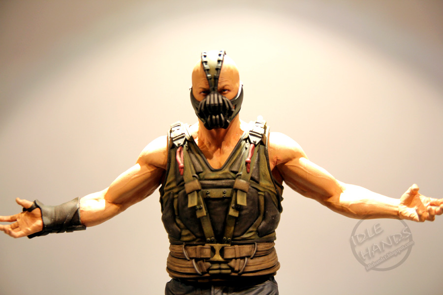 dark knight rises bane statue 01.jpg