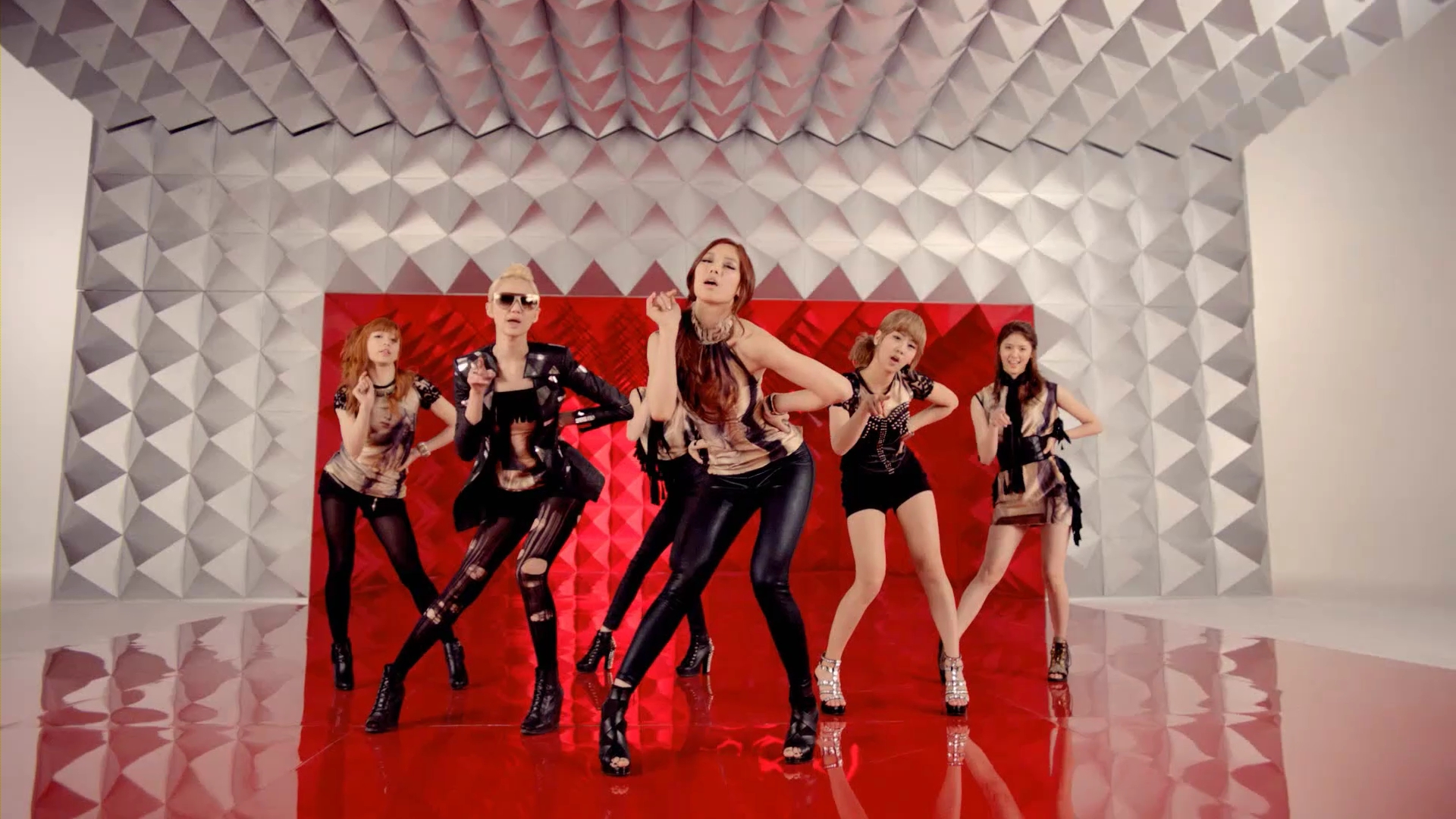 EXID - Whoz That Girl (1080P).mp4_000086052.jpg