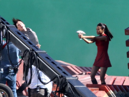 star-trek-2-benedict-cumberbatch-zoe-saldana.jpg