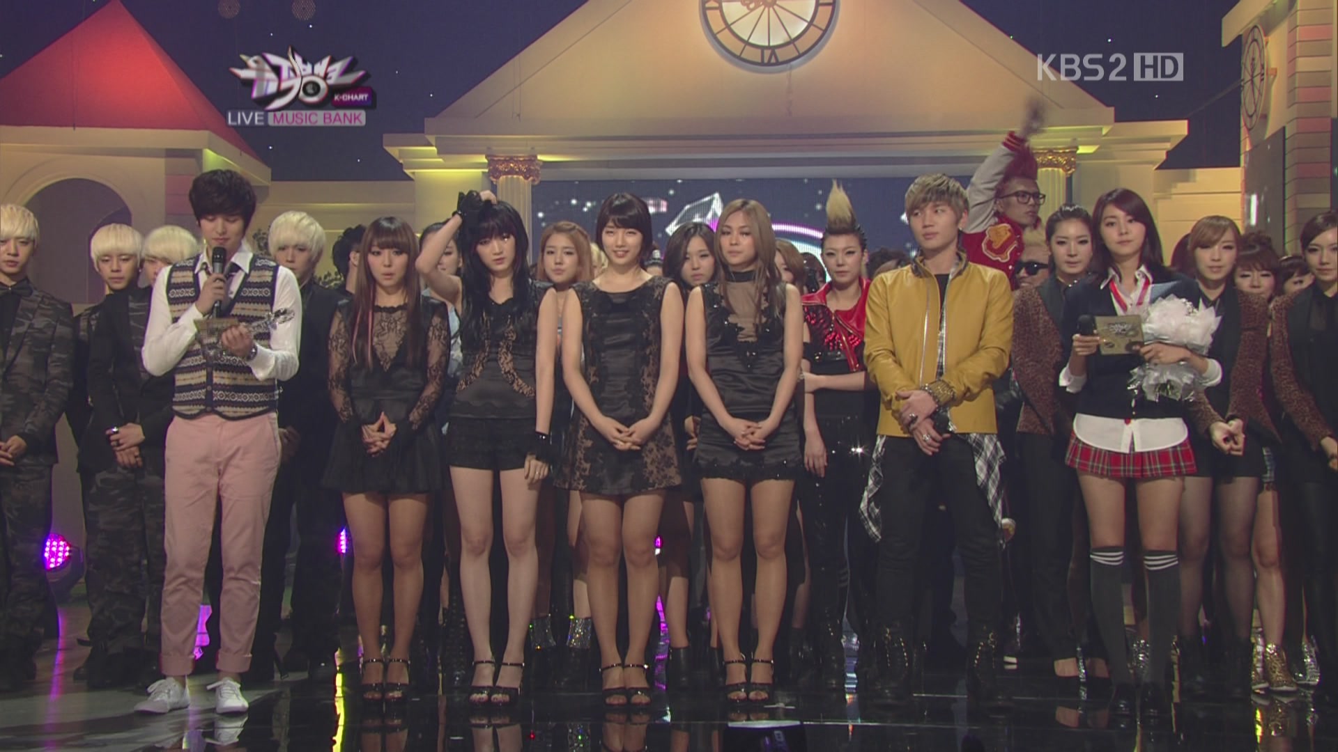 Music Bank Ending fr HQ FS.JPG