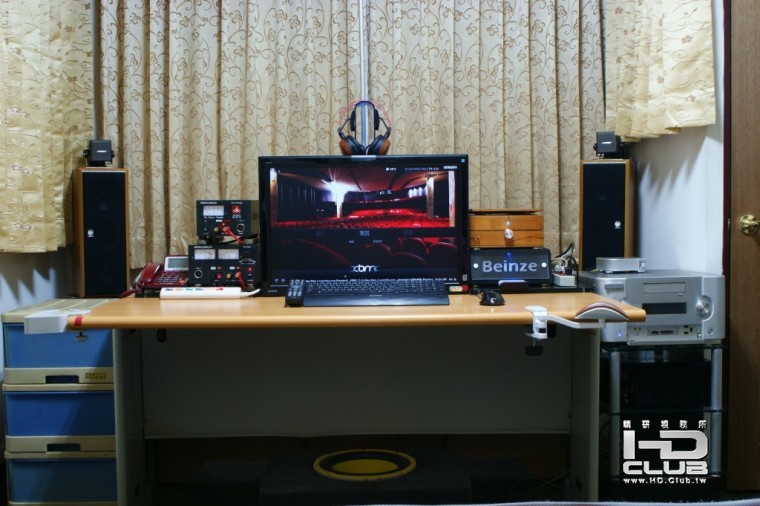 房間電腦及2.1聲道音響.jpg