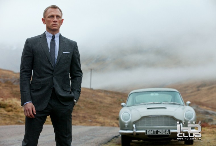 skyfall41120121.jpg