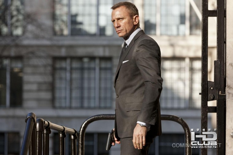 skyfall41120124.jpg