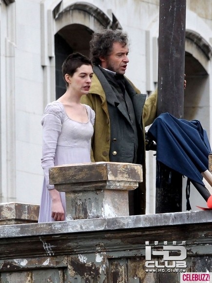 les-miserables-anne-hathaway-hugh-jackman.jpg