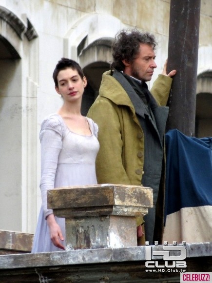 hugh-jackman-anne-hathaway-les-miserables.jpg