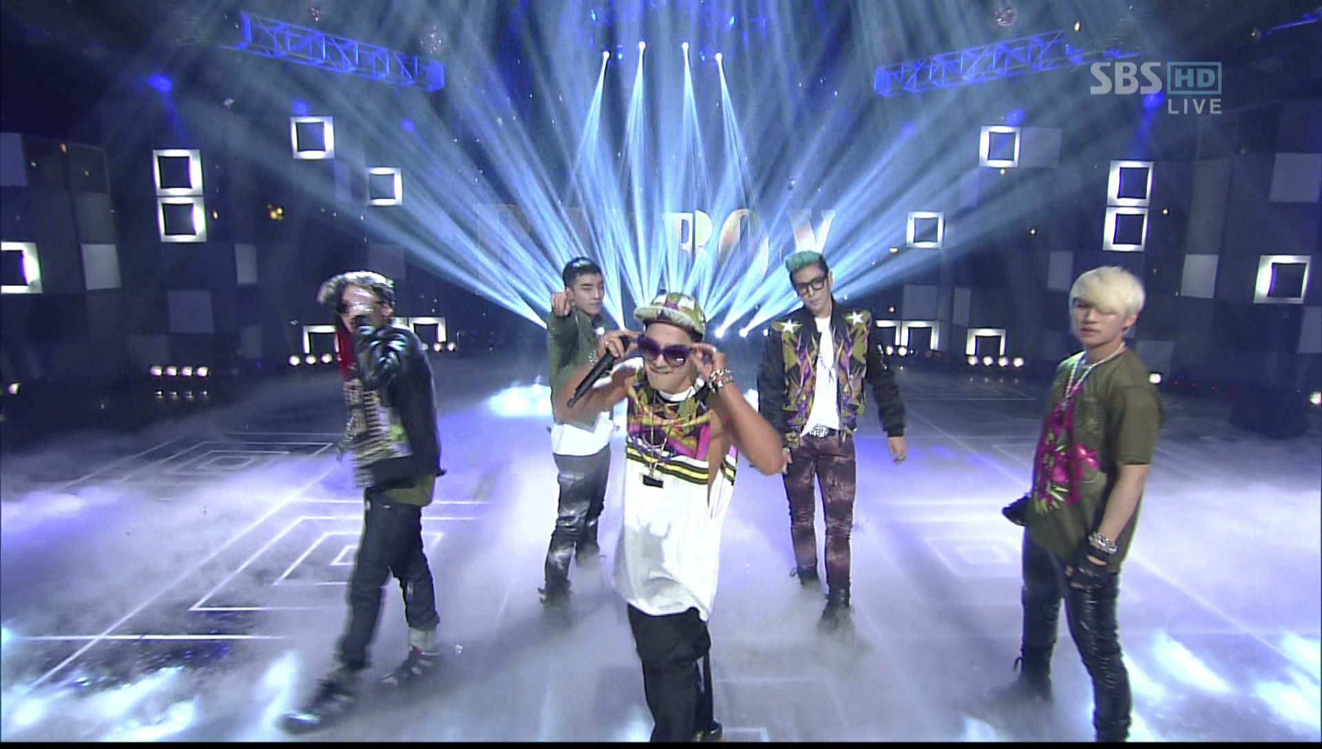 120422 SBS Inkigayo Big Bang - Fantastic Baby   Bad Boy.tp_snapshot_07.42_[2012.04.22].jpg