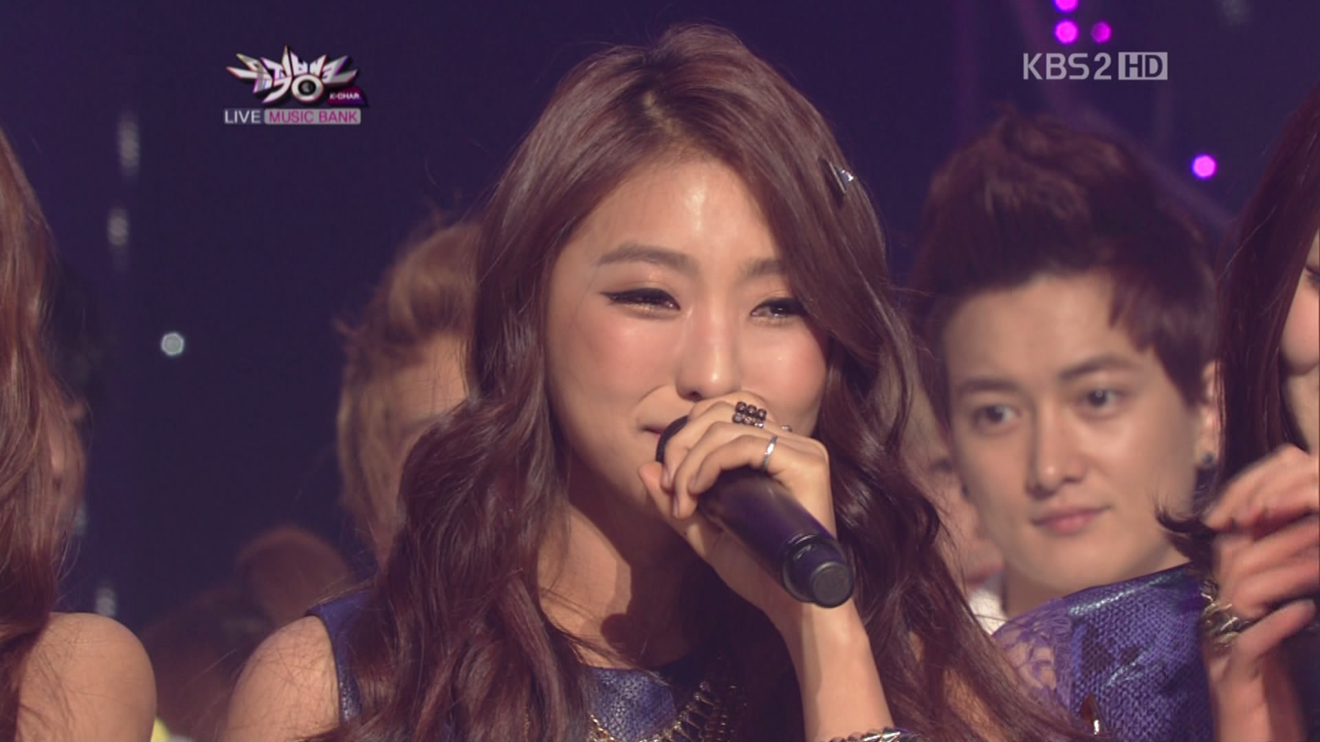 120427 KBS Music Bank Sistar - Alone   No.1.ts_snapshot_04.49_[2012.04.27].jpg