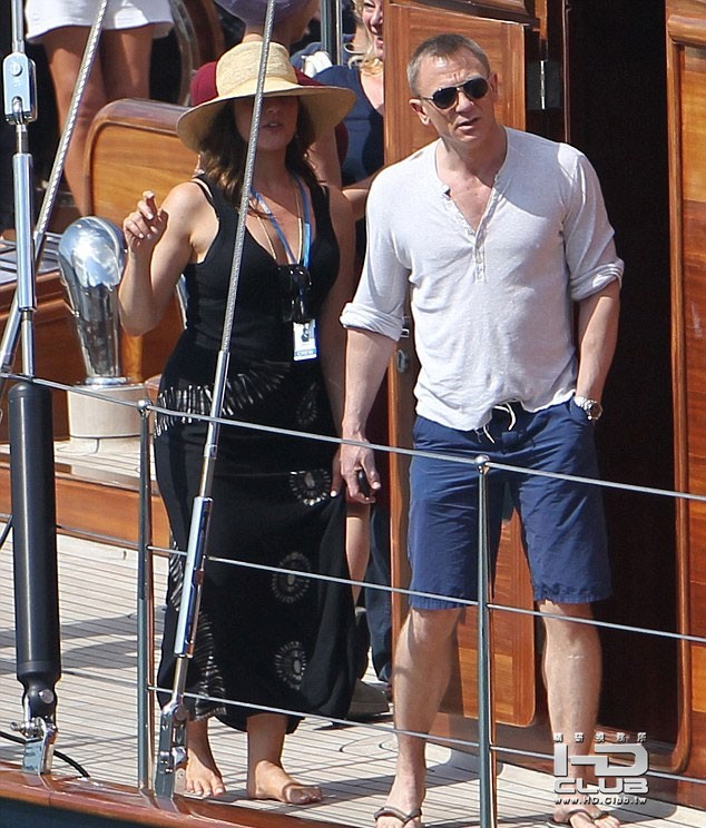 Skyfall-Yacht-3.jpg