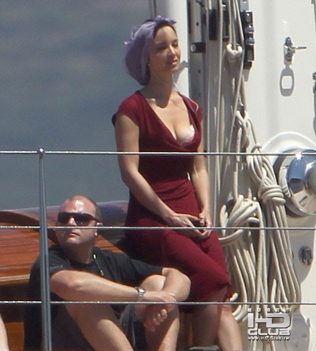 Skyfall-yacht-2.jpg