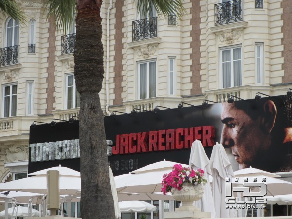 tom-cruise-jack-reacher-poster-cannes-600x450.jpg