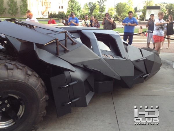 the-dark-knight-rises-tumbler-tour1-600x450.jpg