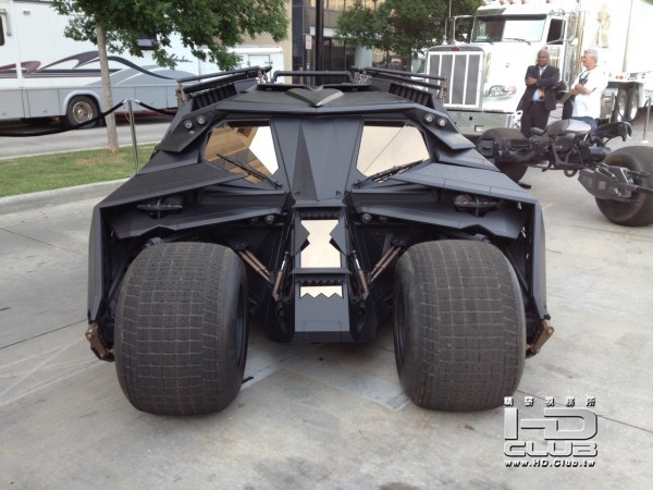 tumbler-dark-knight-rises-image-600x450.jpg