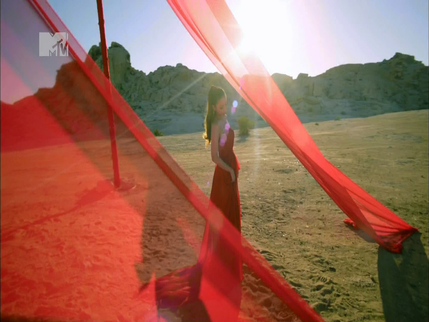 Amuro Namie - ONLY YOU [H.264 1440x1080 MTV HD].ts_snapshot_03.51_[2012.05.21_11.jpg