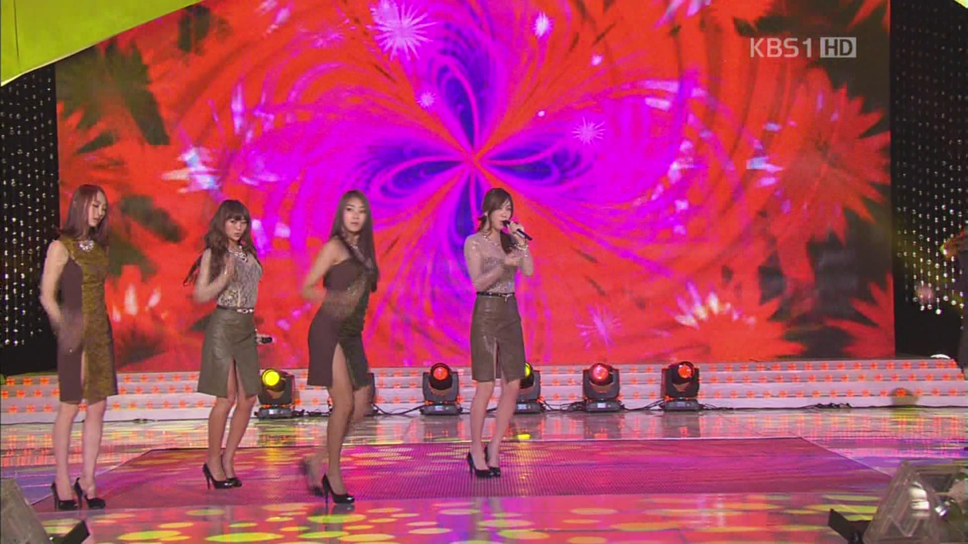 120529 KBS1 Sistar - Alone -Hyoyonce.JPG