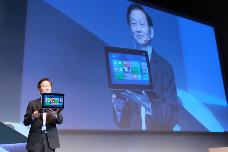 華碩董事長以情境劇帶出眾所矚目的華碩新款「ASUS TAICHI」.jpg