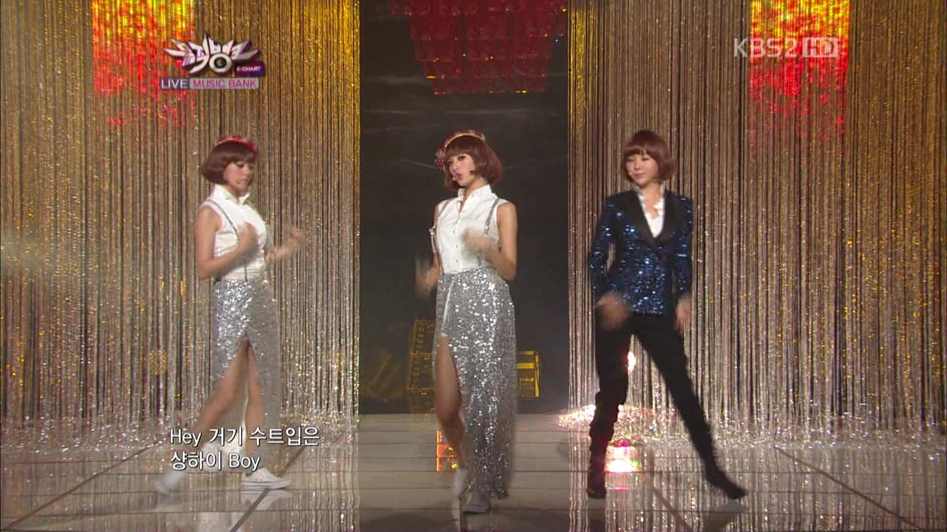 Orange Caramel - Shanghai Romance 111014 KBS2 19.4.tS_000231.236.jpg