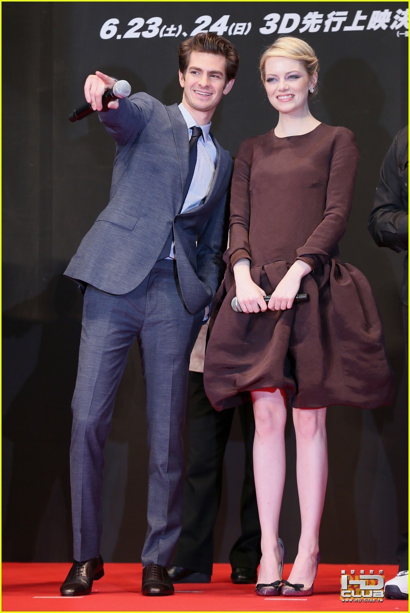 emma-stone-andrew-garfield-amazing-spider-man-world-premiere-01.jpg