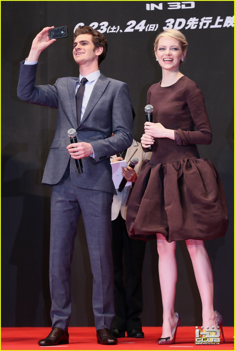 emma-stone-andrew-garfield-amazing-spider-man-world-premiere-05.jpg
