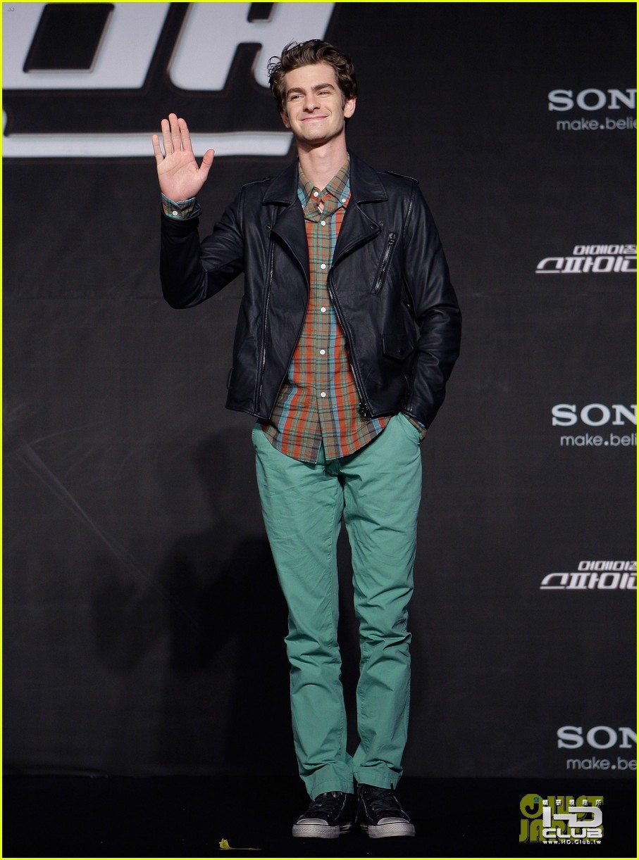 emma-stone-andrew-garfield-south-korea-press-conference-02.jpg