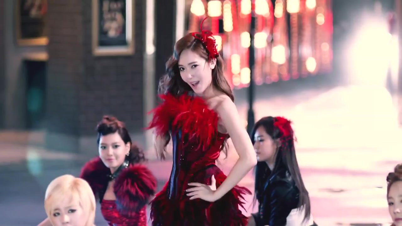 SNSD - Paparazzi MV Dance ver 720p 245mb .mp4_000145.776.jpg