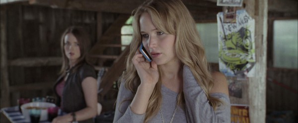 allie-macdonald-jennifer-lawrence-house-at-the-end-of-the-street-600x249.jpg