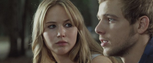 jennifer-lawrence-max-thieriot-house-at-the-end-of-the-street-600x249.jpg